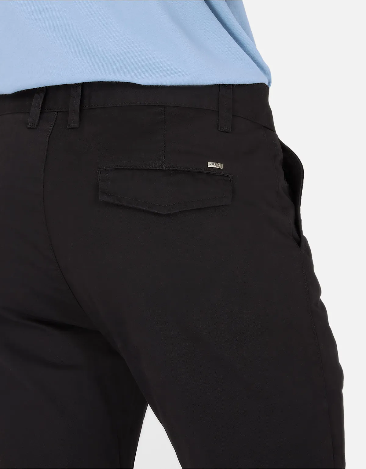 Pantalón regular fit negro