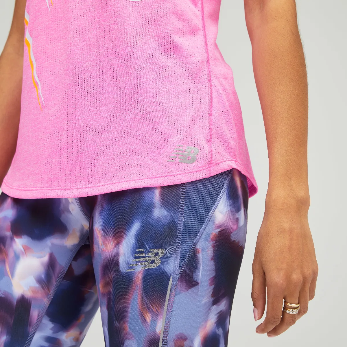 Polera Running Mujer New Balance Printed Impact Run Rosado